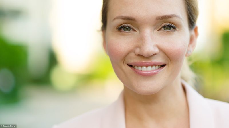 3 gestes anti-fatigue pour le visage 