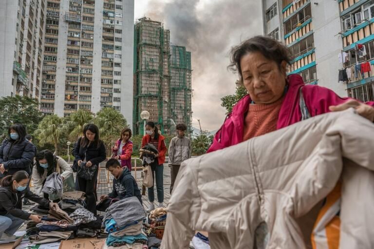A Hong Kong, la solidarité bat son plein après un incendie meurtrier