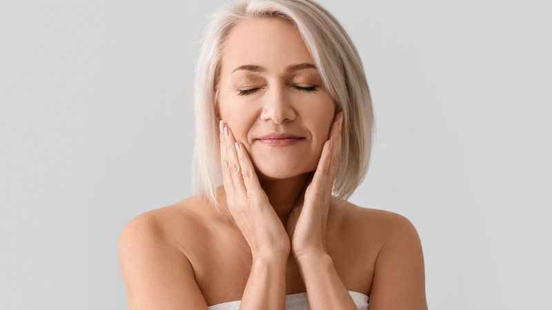 creme-visage-femme-beaute-soin-nuit