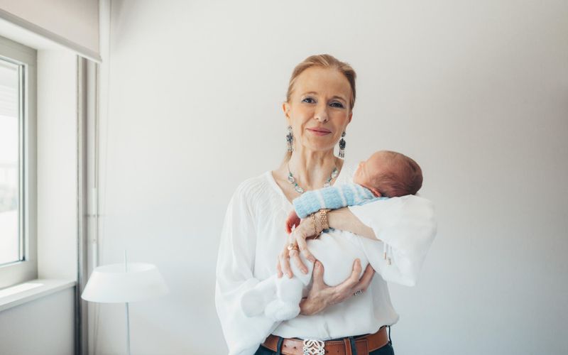 Autour du berceau et des nouveaux-nés, les temps changent