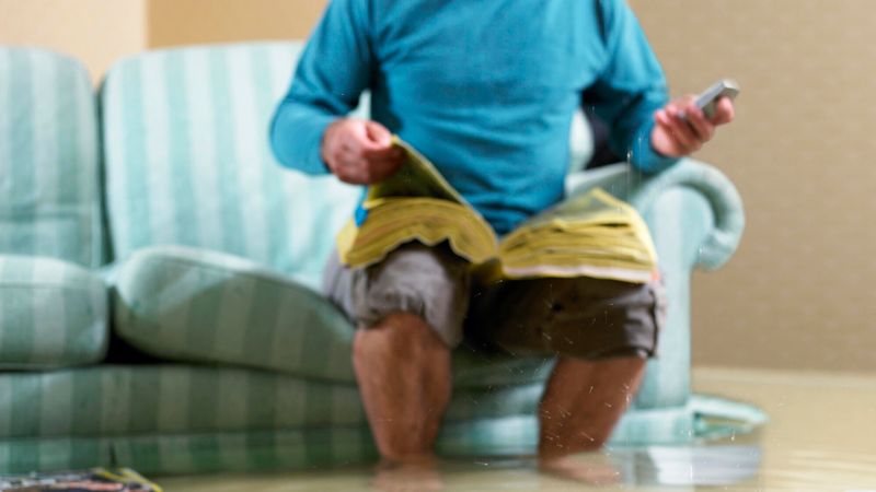 Illustration d'une personne victime d'une inondation