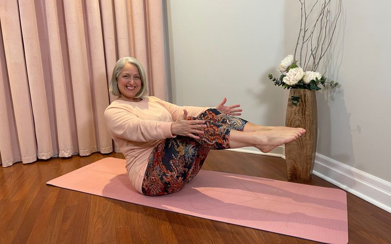 Yoga en vidéo: la posture du bateau