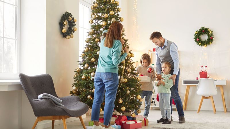 Les boules de Noël : Comment choisir les meilleures pour un sapin élégant en 2024