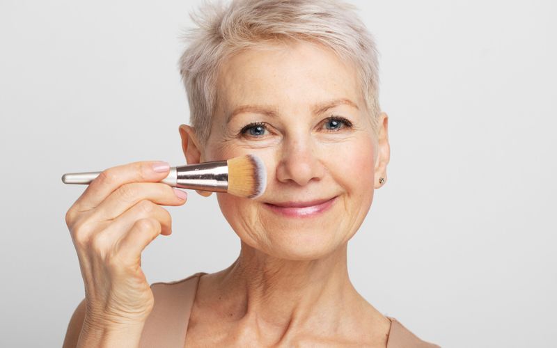 Banc-test: quelle poudre choisir pour un effet bonne mine?